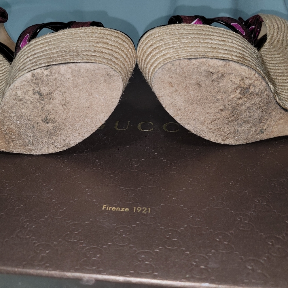 Authentic GUCCI Wedges - Picture 4 of 5